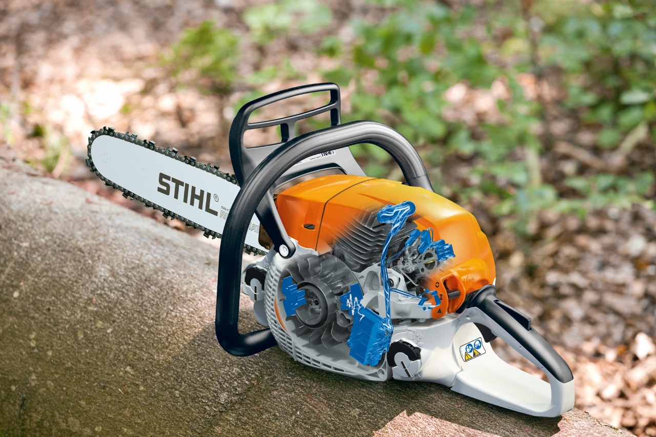 STIHL MS 261 with M-Tronic System graphic superimposed over the machine