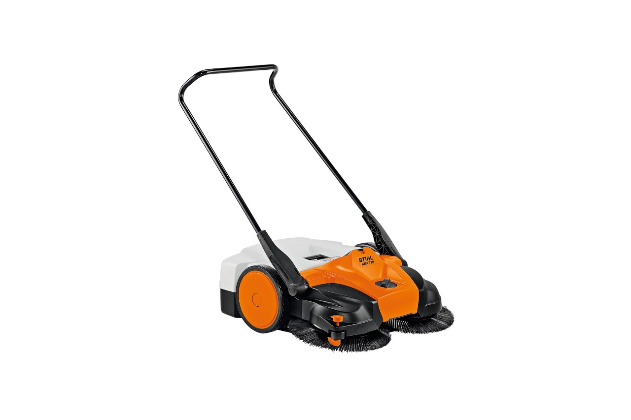 STIHL KGA 770 cordless sweeping machines from the AP-System