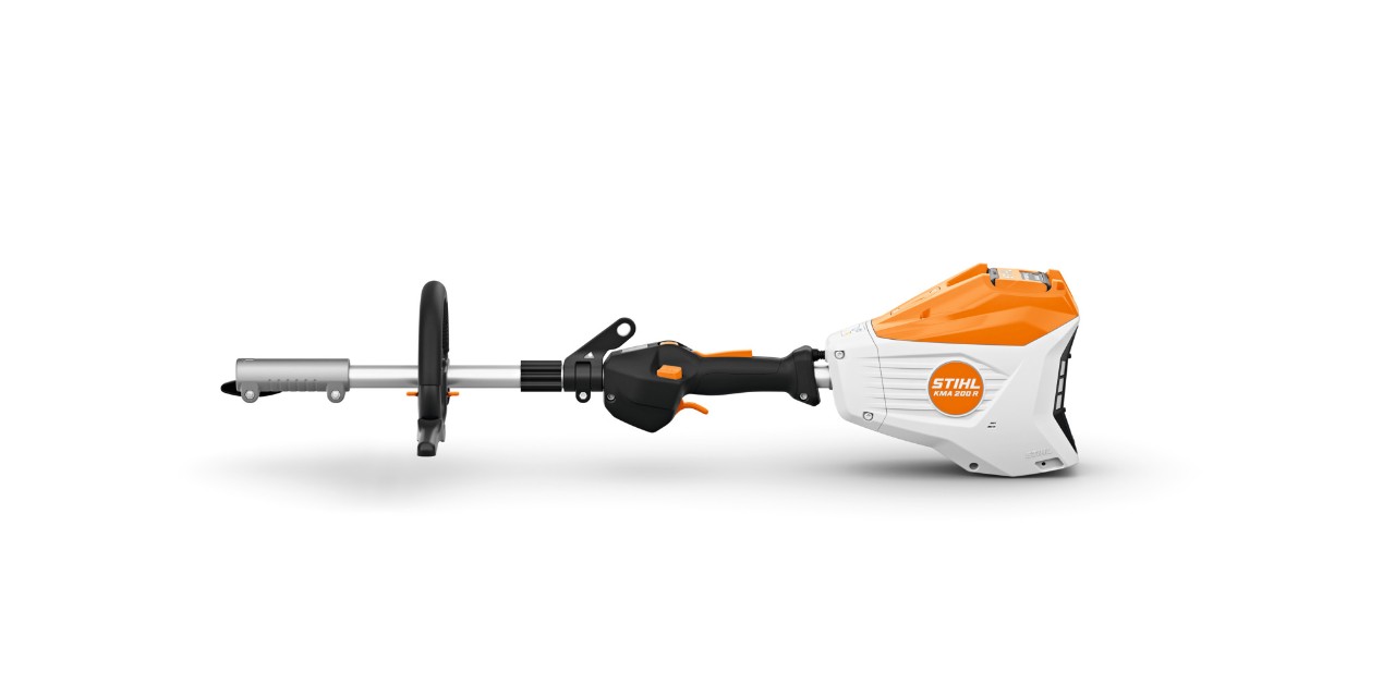 STIHL KMA 130 R cordless KombiEngine from the AP-System