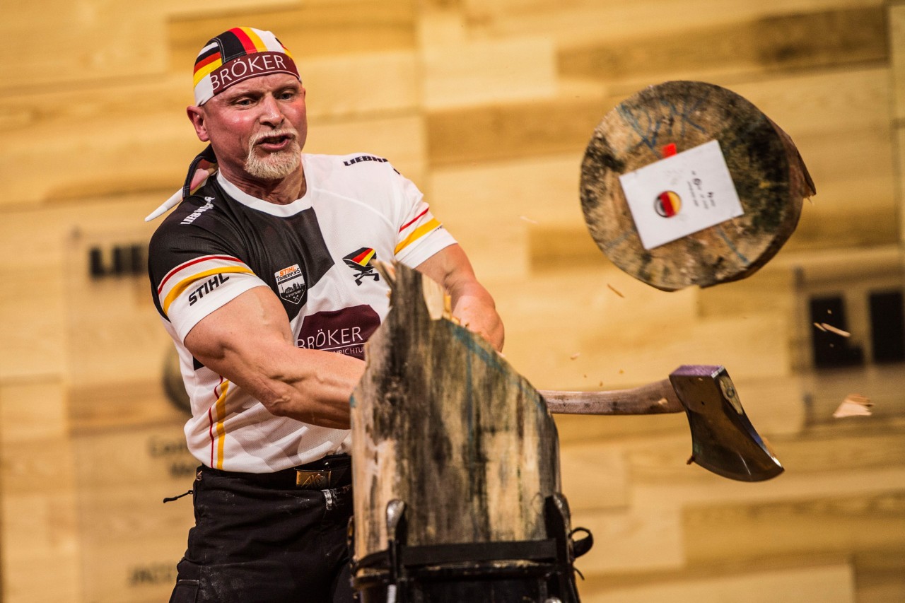 Dirk Braun in the Standing Block Chop STS discipline