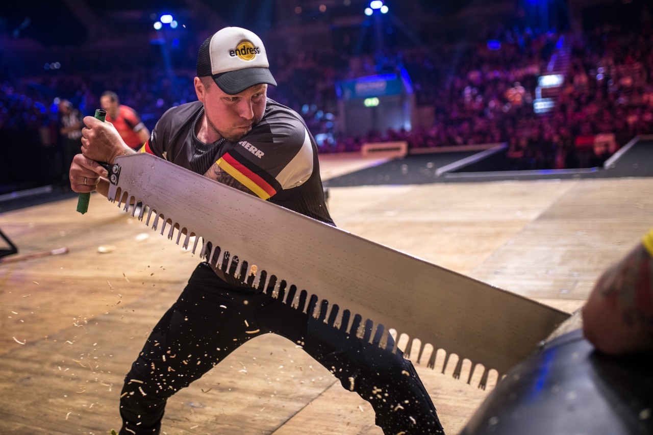 Lars Seibert competing in Single Buck