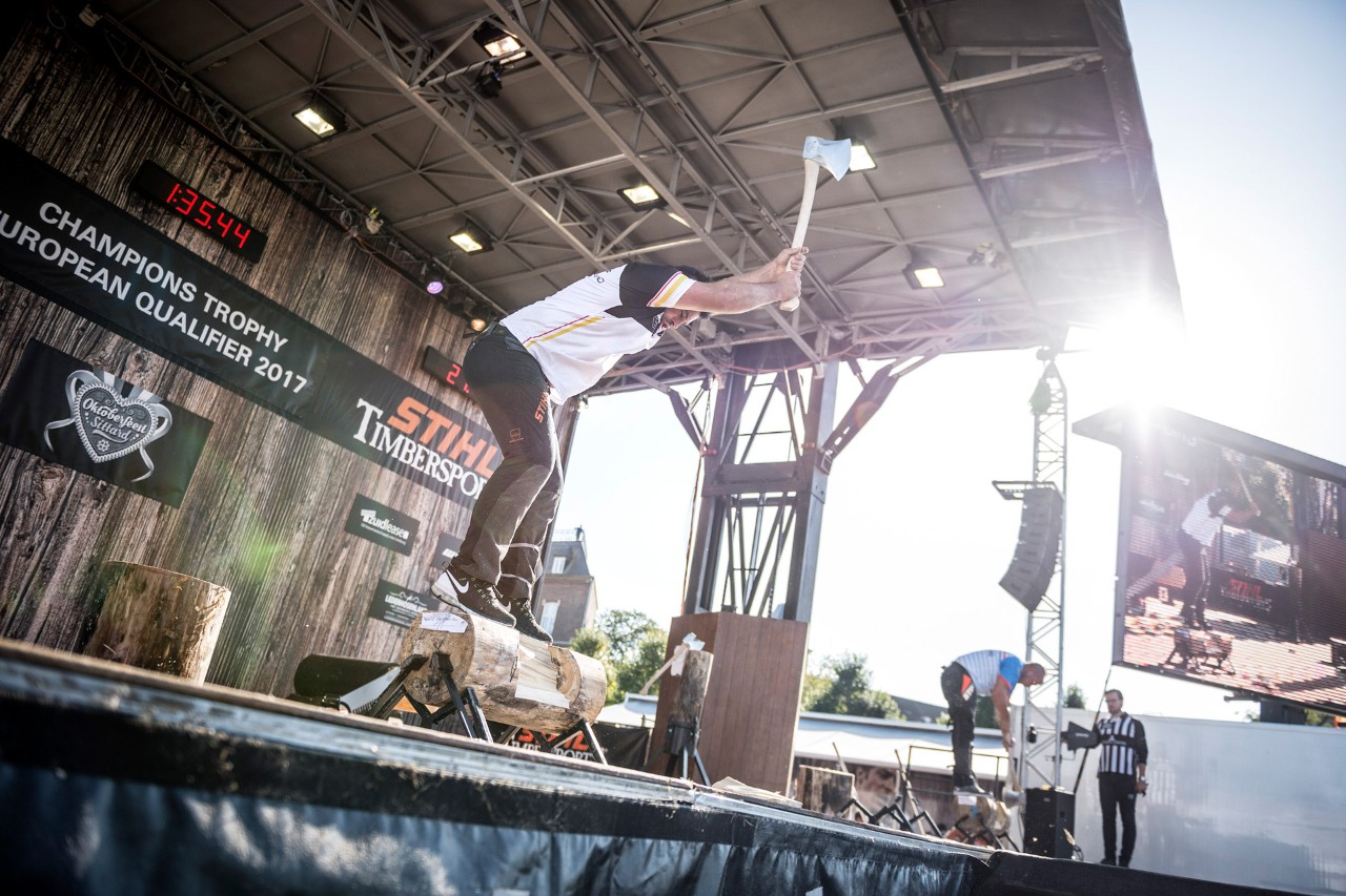 Peter Bauer competing in Underhand Chop