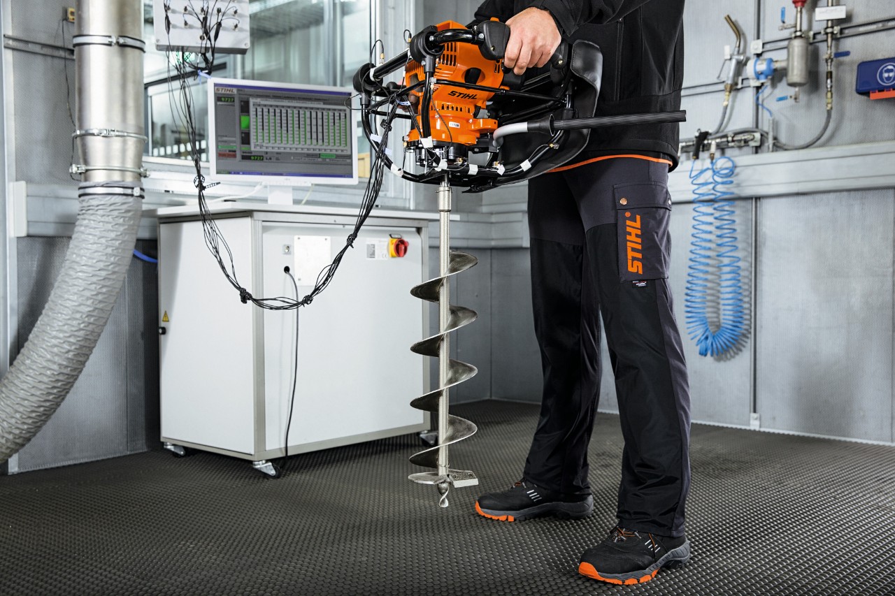 A STIHL power tool is tested for its vibration load
